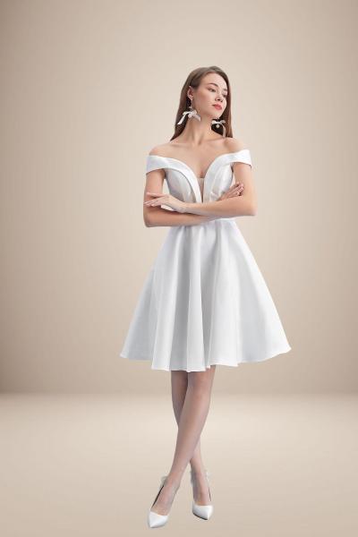 Kurzes Brautkleid mit Carmen Träger  Riana